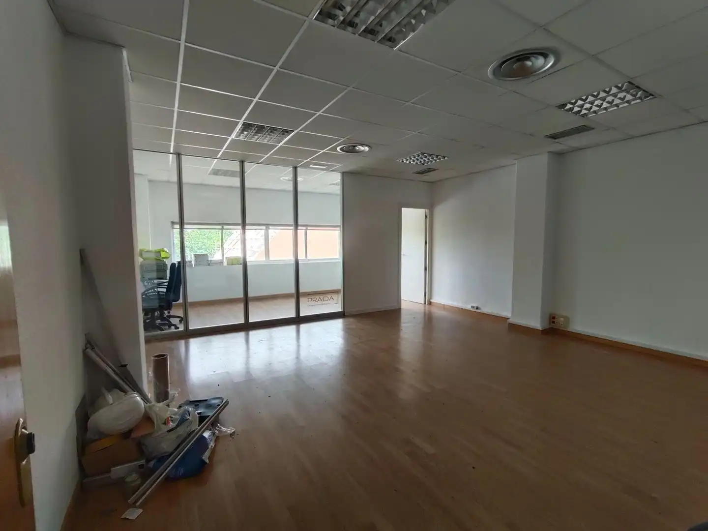 Office space with lift for sale in Polígono Industrial Sur, imagen 2