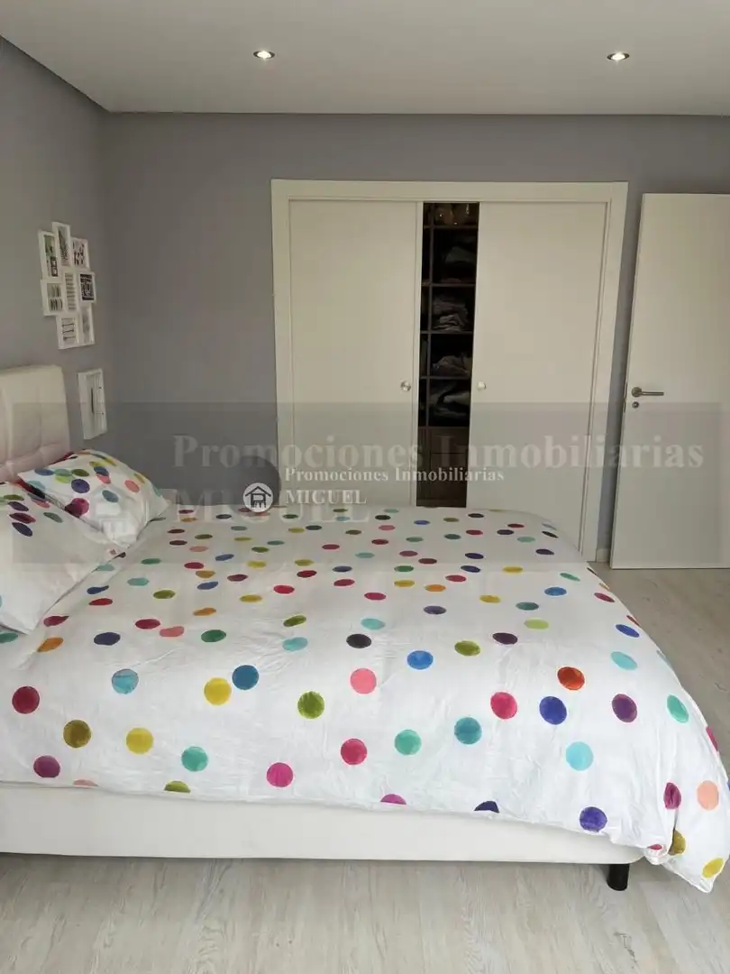 Habitación de Casa adosada en venta en Verín