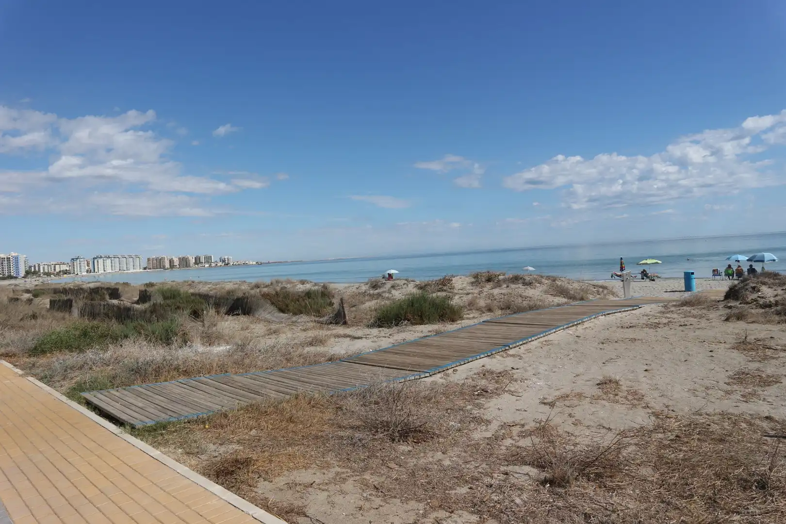 Außenansicht von Wohnungen zum Verkauf in La Manga del Mar Menor mit Klimaanlage, Heizung und Terrasse
