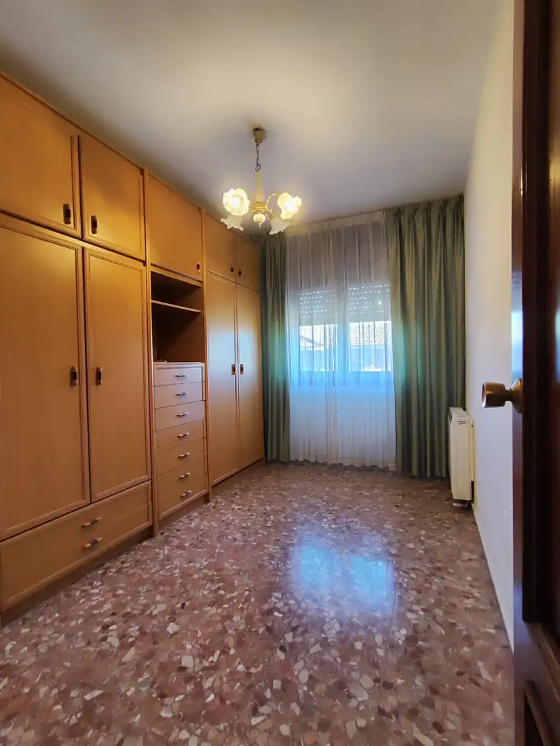 Schlafzimmer von Wohnung zum Verkauf in Corral de Almaguer mit Heizung, Terrasse und Abstellraum