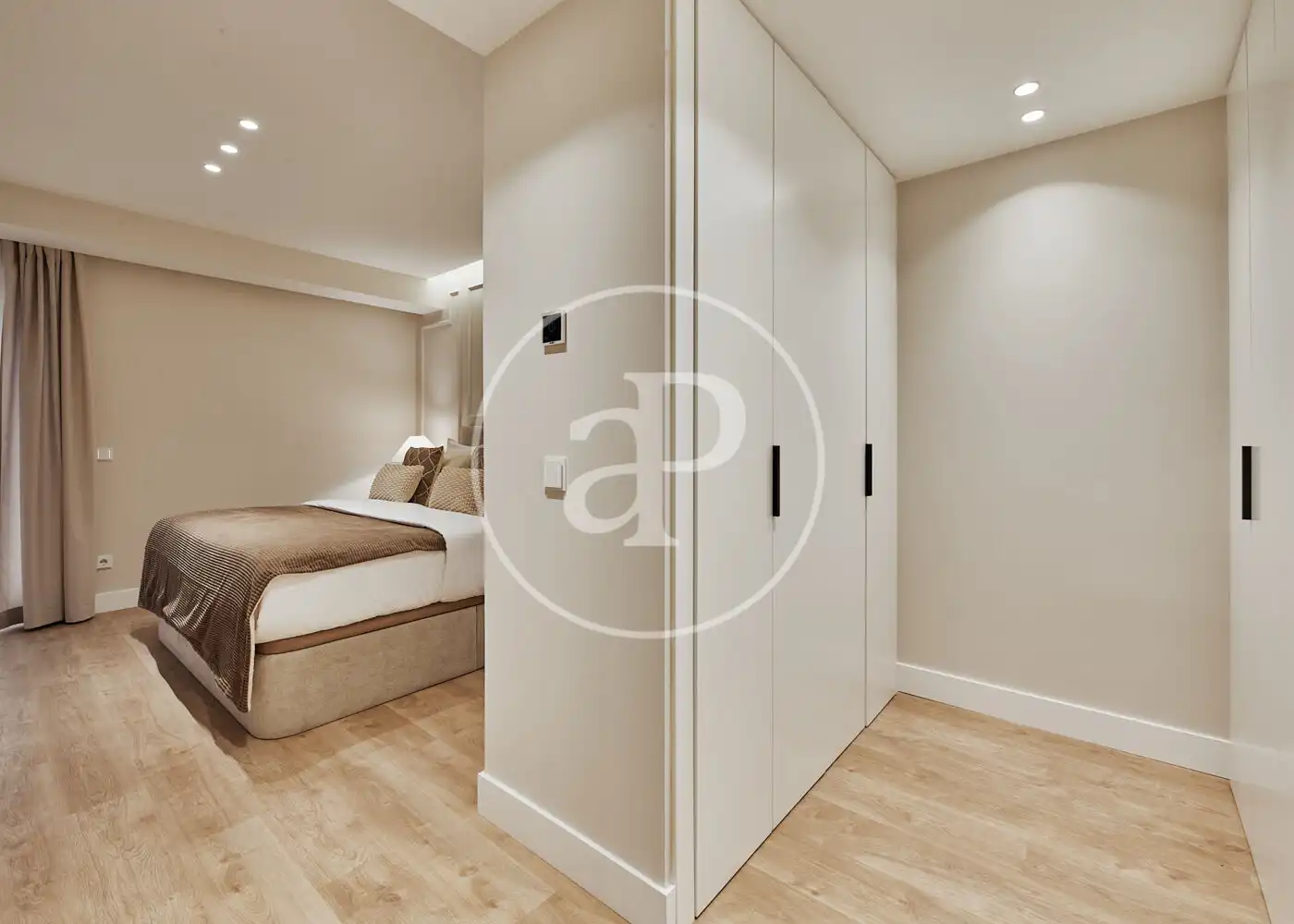 Bedroom of Flat for sale in Madrid  with Air Conditioner, Heating and Furnished