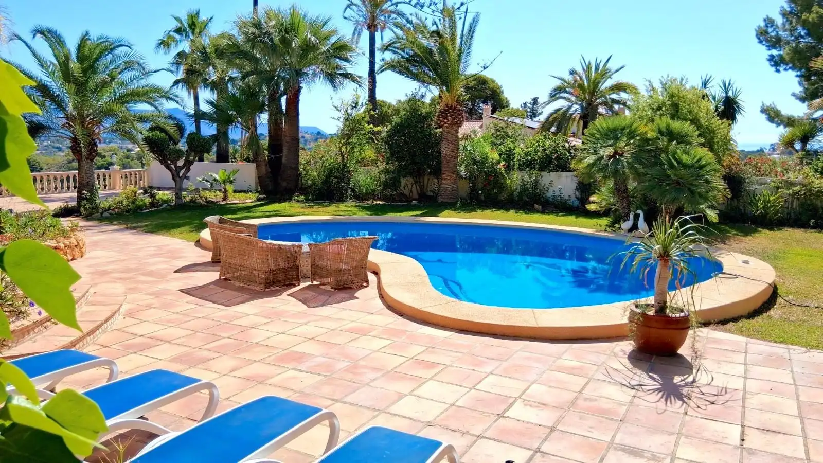 Swimming pool of Houses for sale in L'Alfàs del Pi  with Air Conditioner, Heating and Private garden