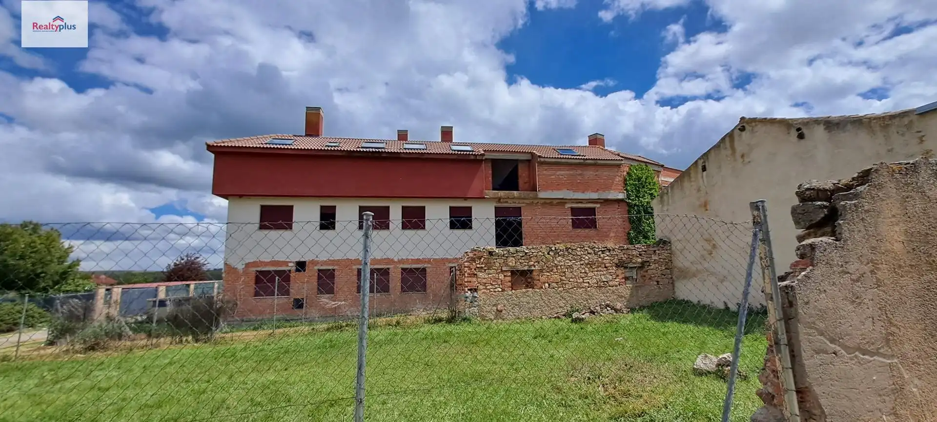 Vista exterior de Edifici en venda en Espirdo