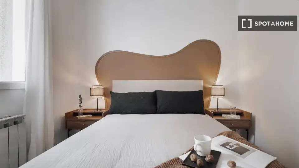 Dormitori de Apartament per a compartir en Madrid amb Aire condicionat, Terrassa i Moblat