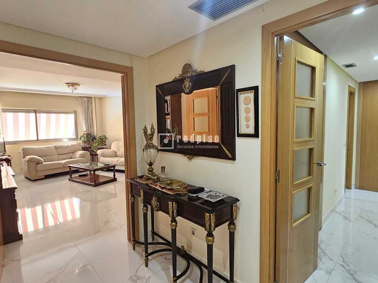 Piso en venta en  Madrid Capital con Aire acondicionado, Calefacción y Trastero