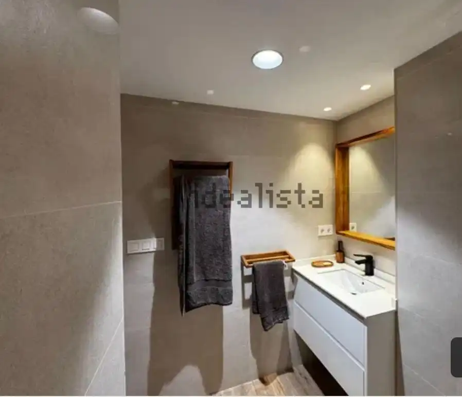 Bany de Apartament en venda en Gandia amb Aire condicionat, Terrassa i Moblat