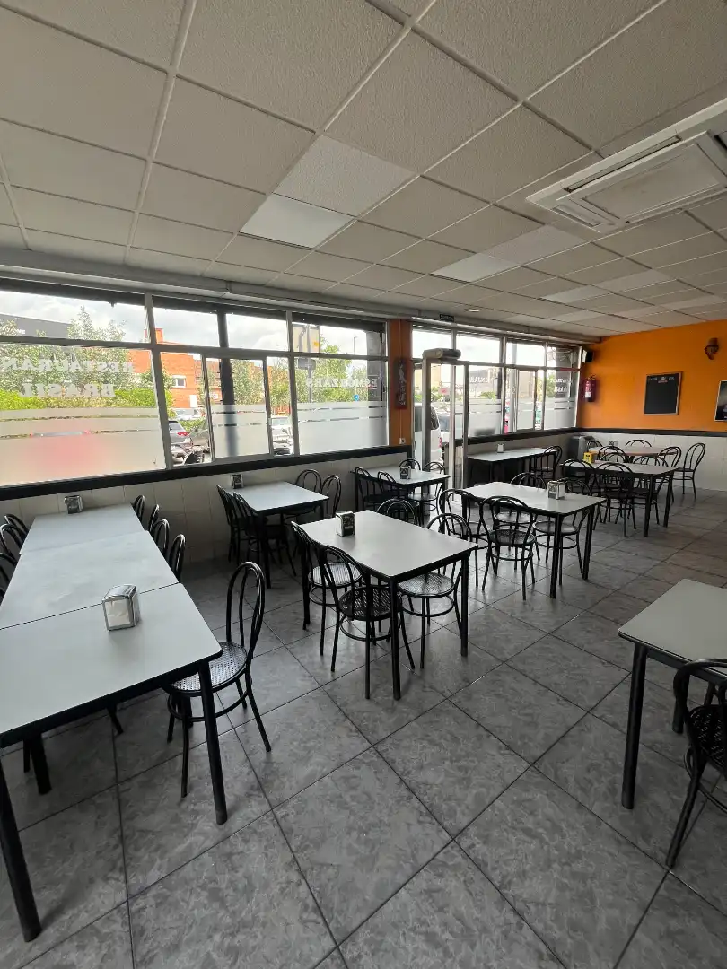 Business premises for transfer in Carrer del Prat, imagen 3