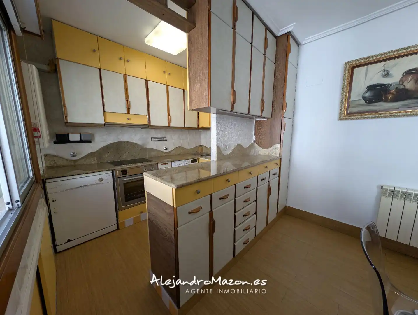 Cuina de Pis en venda en Castro-Urdiales amb Calefacció, Parquet i Terrassa