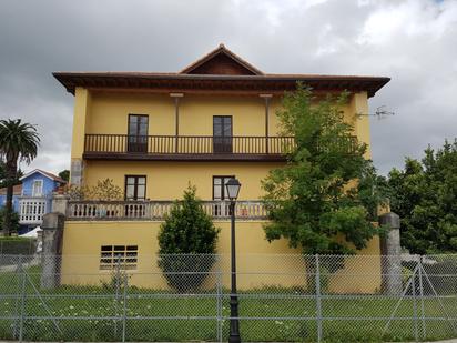 Exterior view of House or chalet for sale in Bárcena de Cicero  with Balcony