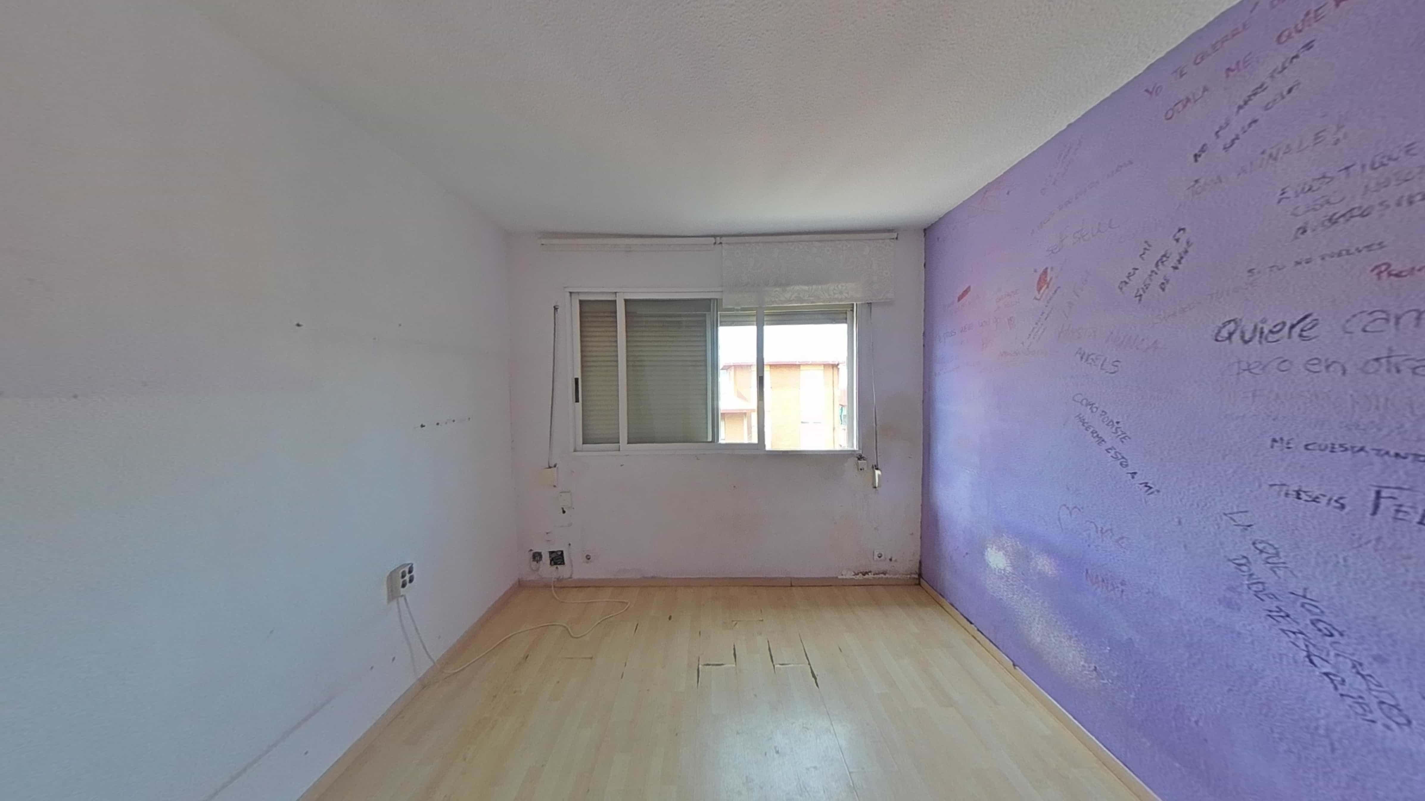 Bedroom of Flat for sale in Badalona