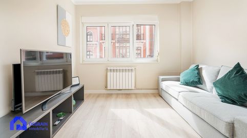 Foto 2 de Piso de alquiler en Oviedo - Martínez Vigil, El Postigo, Oviedo