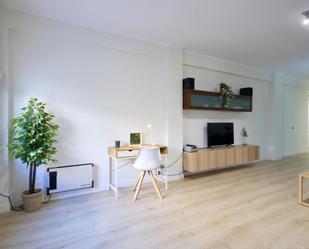 Sala d'estar de Apartament de lloguer en  Barcelona Capital amb Moblat, Forn i Rentadora