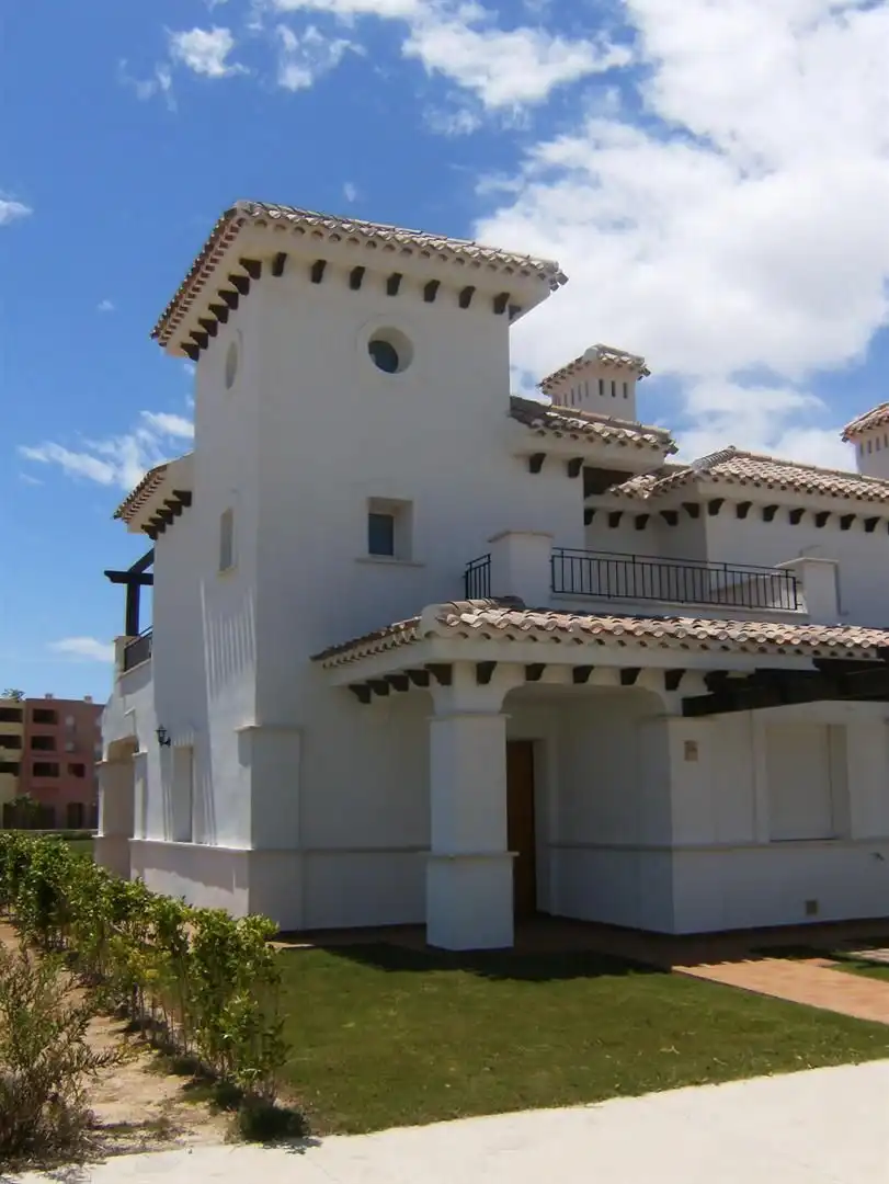 Vista exterior de Casa adosada en venda en Torre-Pacheco amb Aire condicionat, Calefacció i Jardí privat