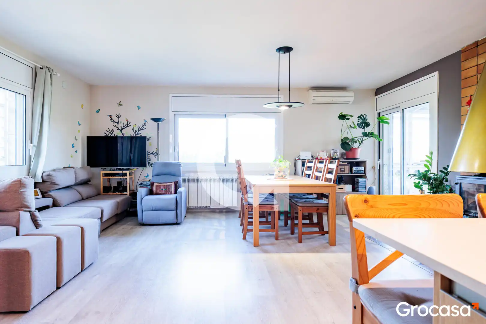 Sala d'estar de Casa o xalet en venda en Castellar del Vallès amb Aire condicionat, Calefacció i Jardí privat