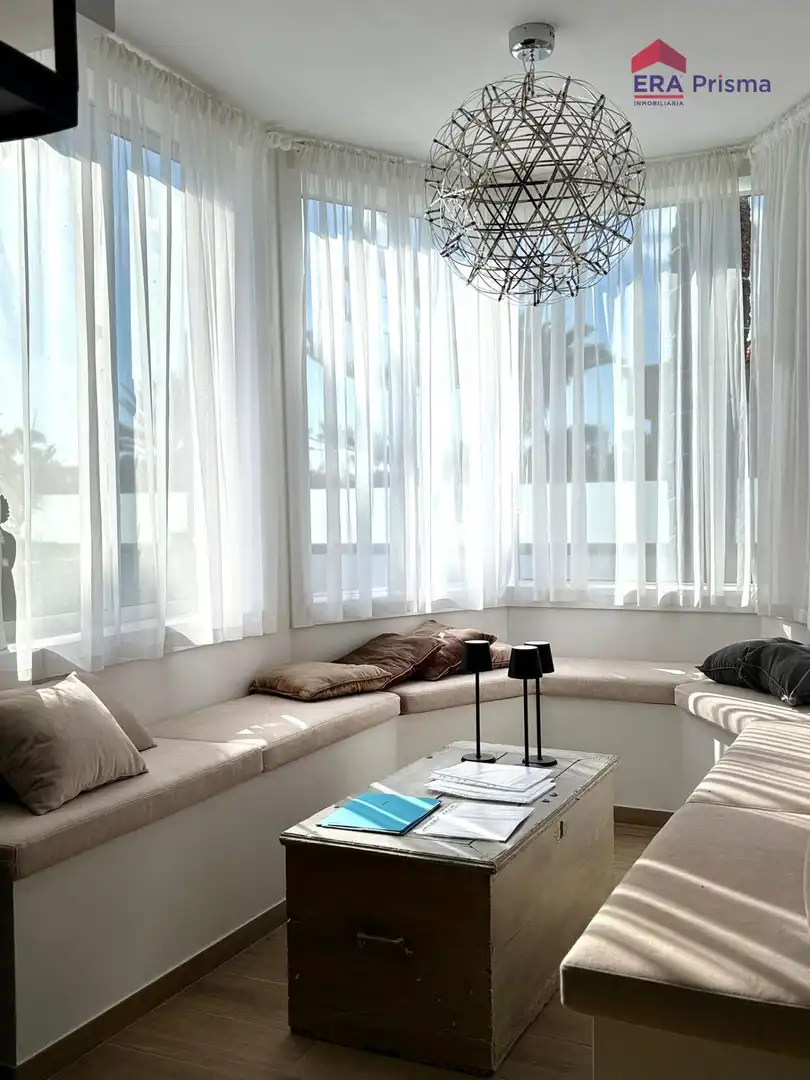 Sala d'estar de Casa o xalet en venda en Arona amb Aire condicionat, Jardí privat i Terrassa