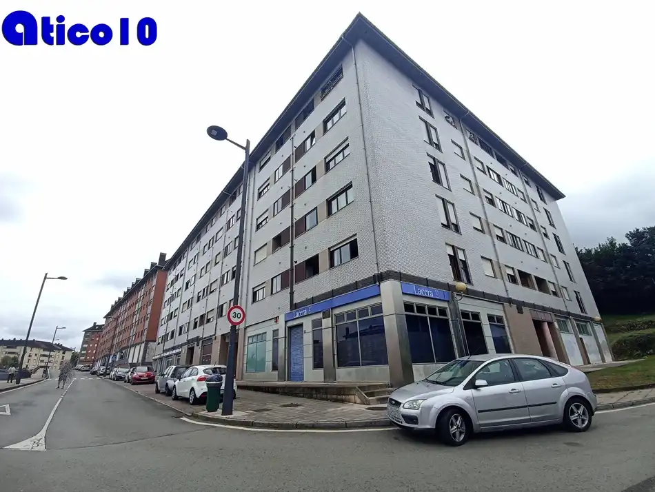 Flat for sale in Calle Doctor Antonio Bascarán Asúnsolo, Cerdeño - El Palais - Mercadín