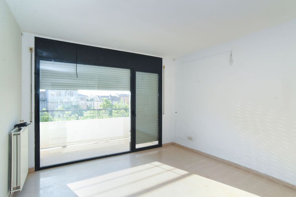 Flat for sale in RAMON VALL, Navàs
