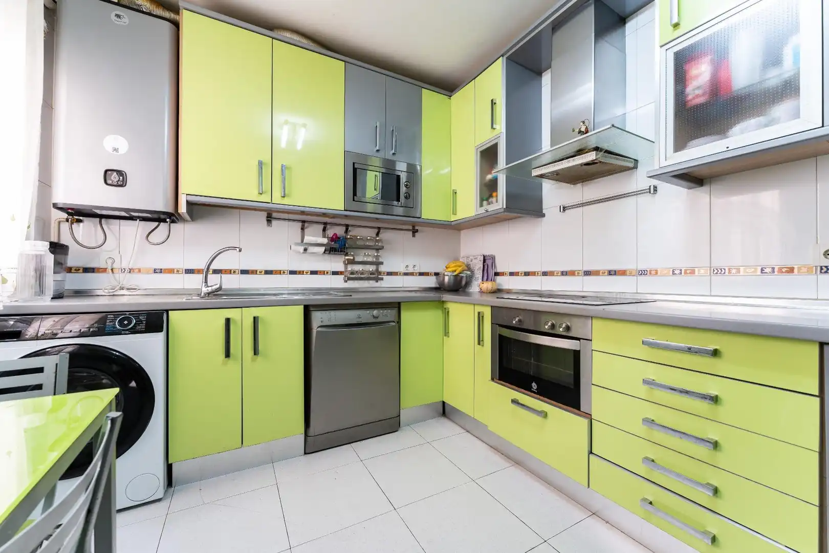 Cuina de Apartament en venda en Málaga amb Aire condicionat, Traster i Piscina comunitària