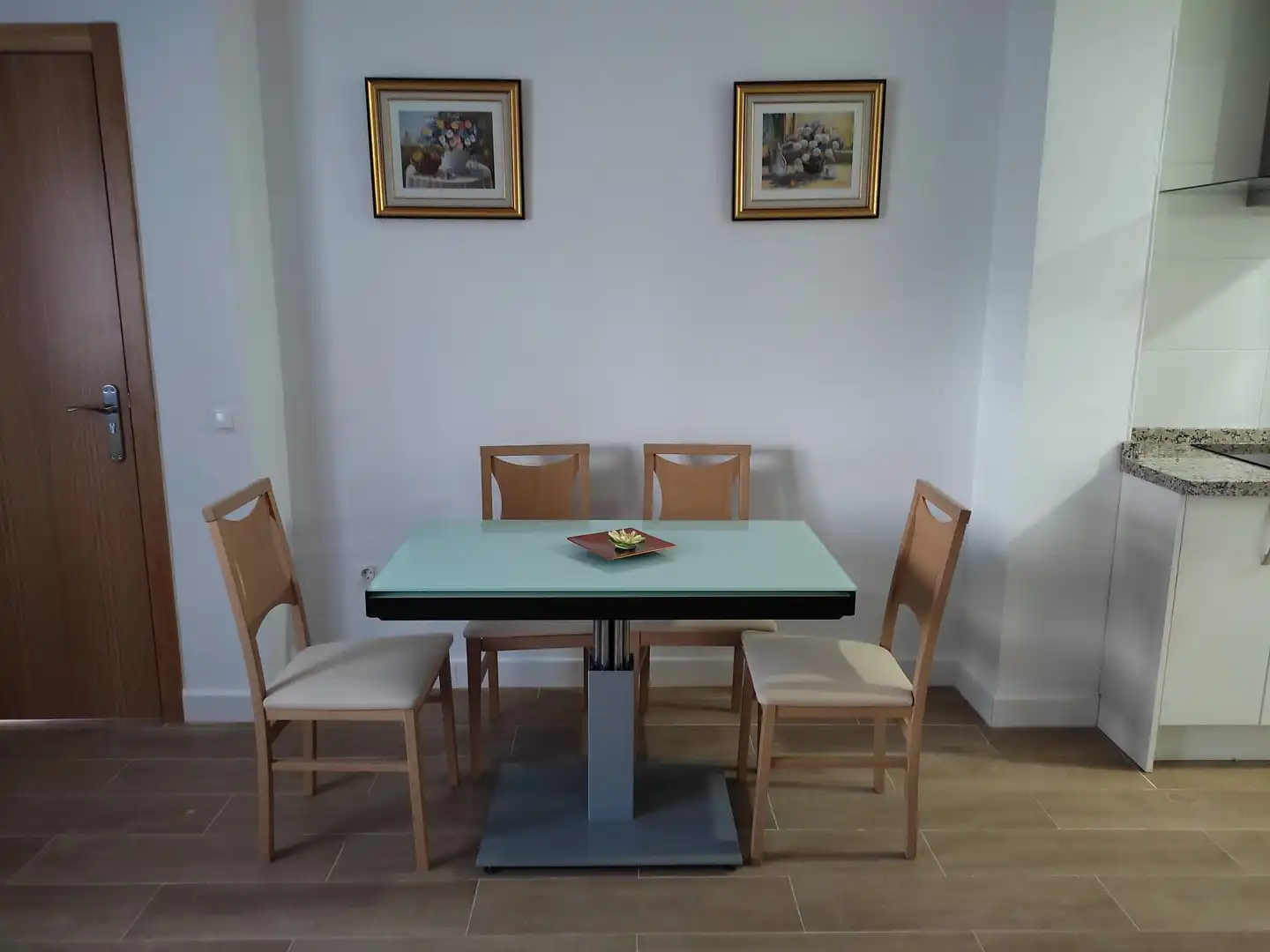 Comedor de Piso de alquiler en Málaga con Amueblado, Lavadora y Microondas