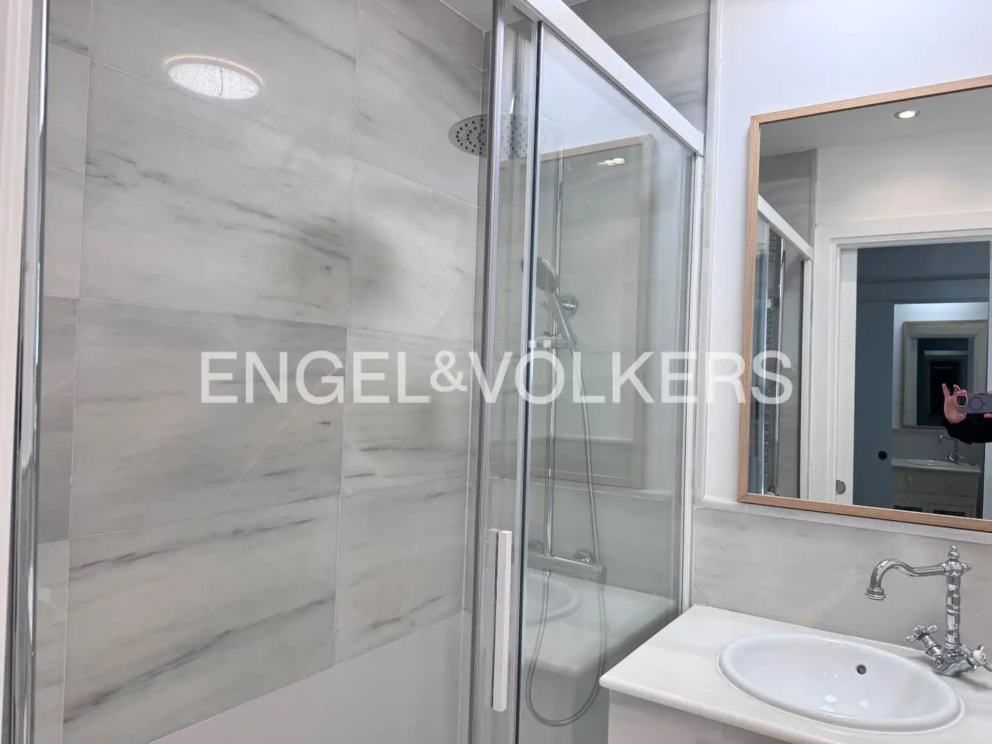 Bathroom of Flat for rent in Chamartín