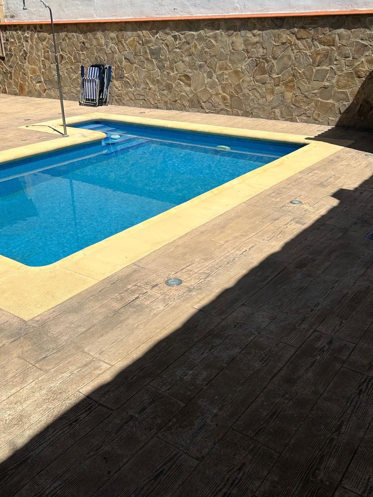 Piscina de Casa adosada en venda en Campillos amb Aire condicionat, Calefacció i Terrassa