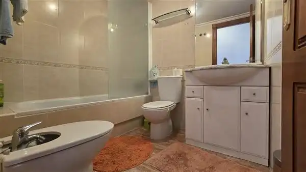 Baño de Apartamento en venta en La Manga del Mar Menor con Aire acondicionado, Calefacción y Terraza