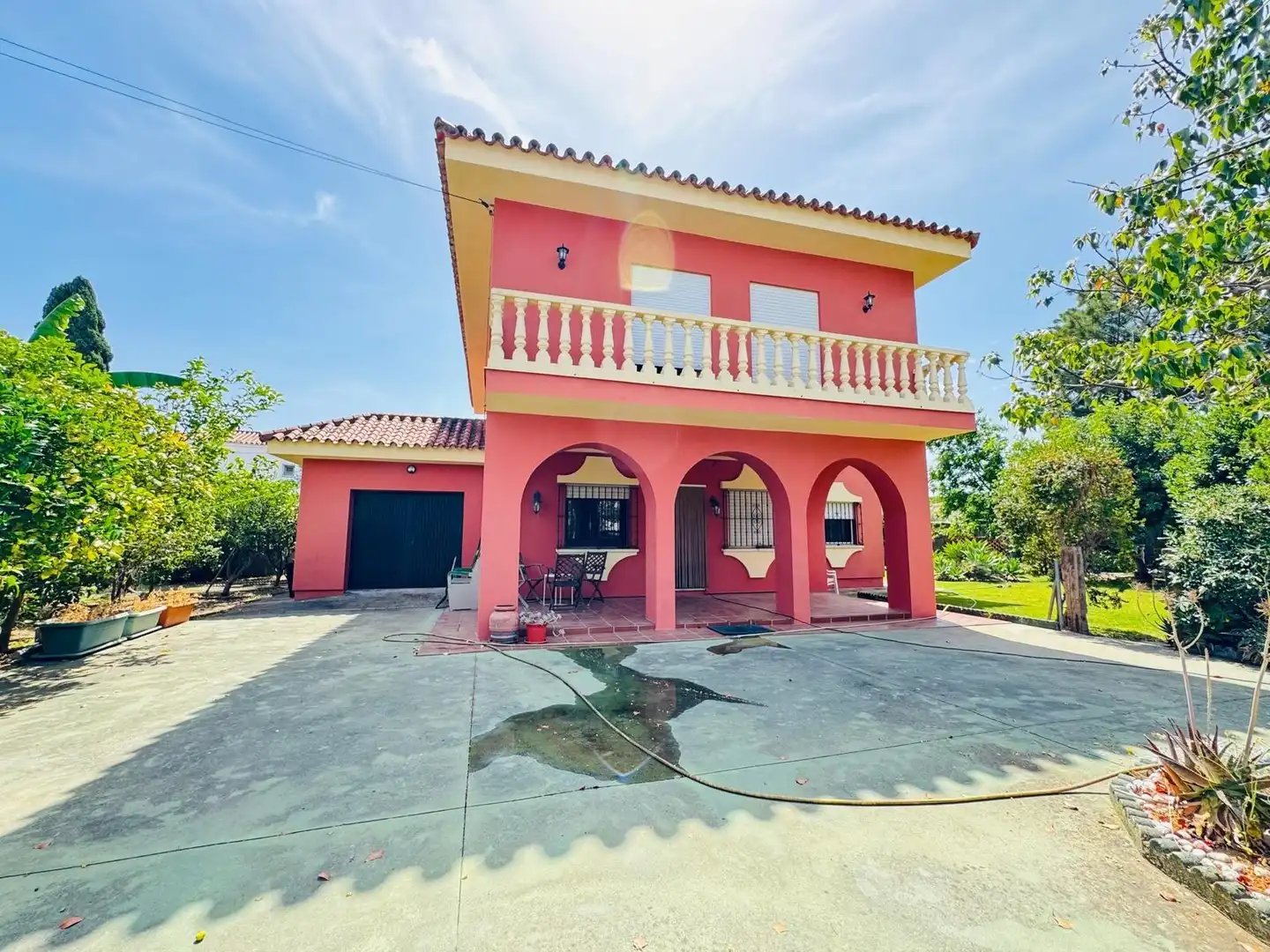 Exterior view of Houses for sale in Algeciras  with Private garden and Swimming Pool