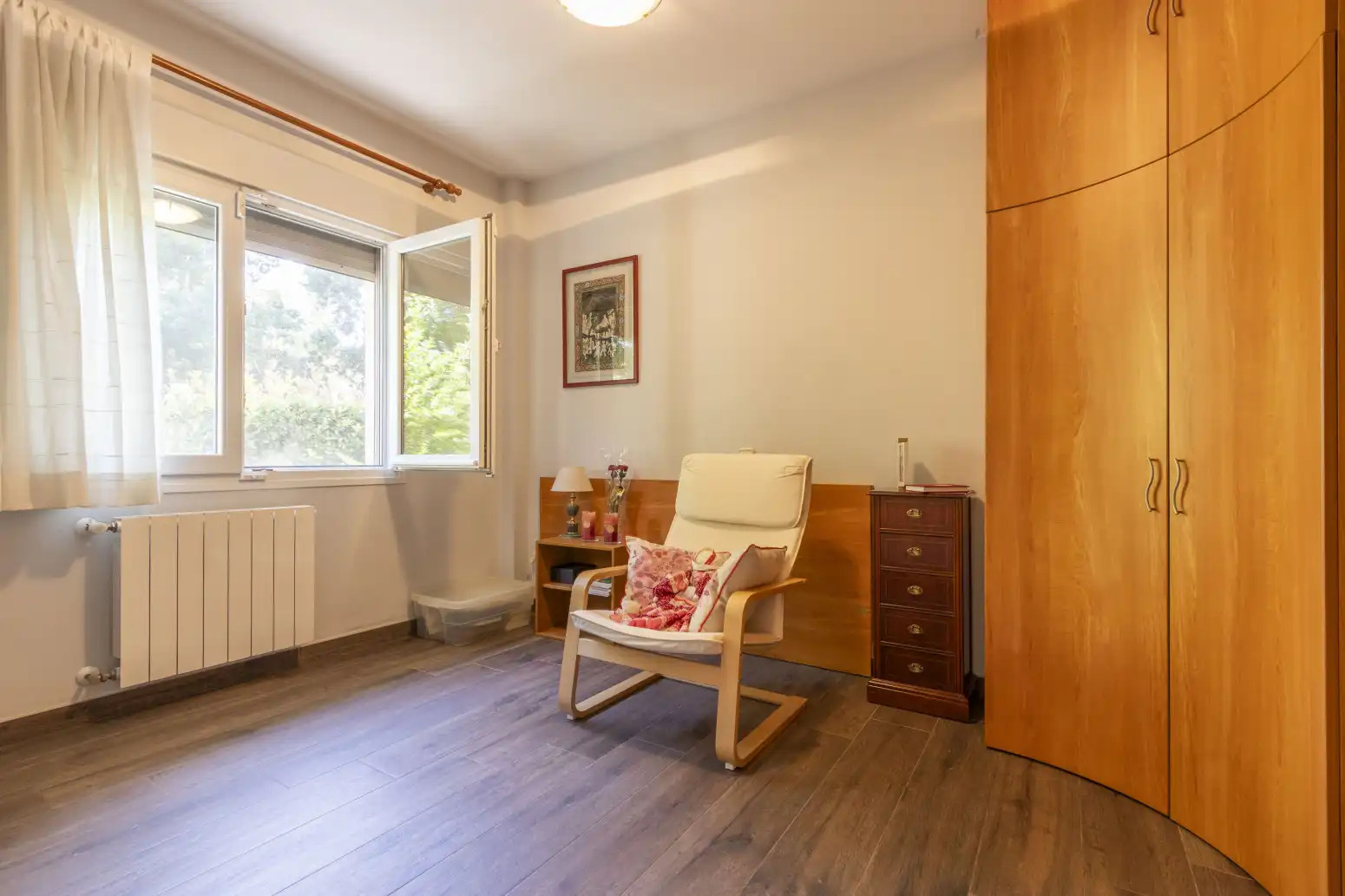 Habitación de Casa o chalet en venta en Paterna con Aire acondicionado, Calefacción y Jardín privado