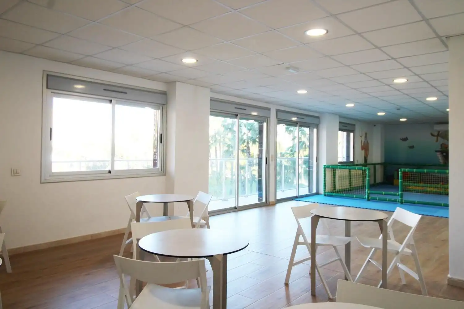 Wohnungen zum Verkauf in Oropesa del Mar / Orpesa mit Klimaanlage, Privatgarten und Terrasse