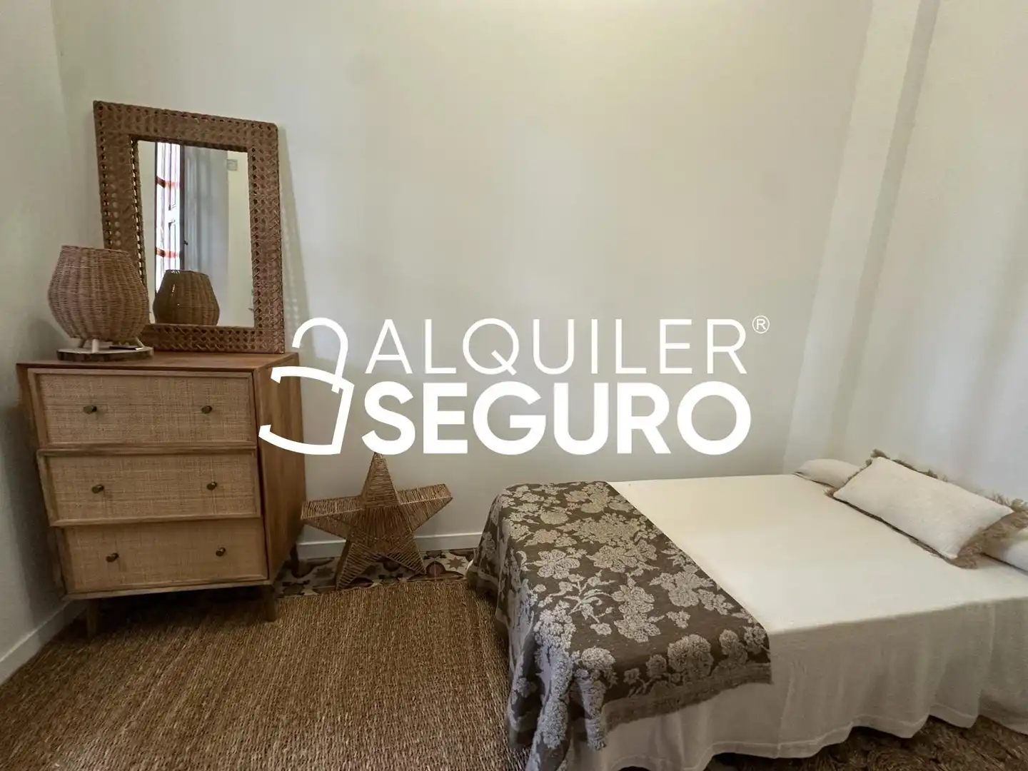 Habitación de Piso de alquiler en Valencia con Aire acondicionado, Terraza y Amueblado