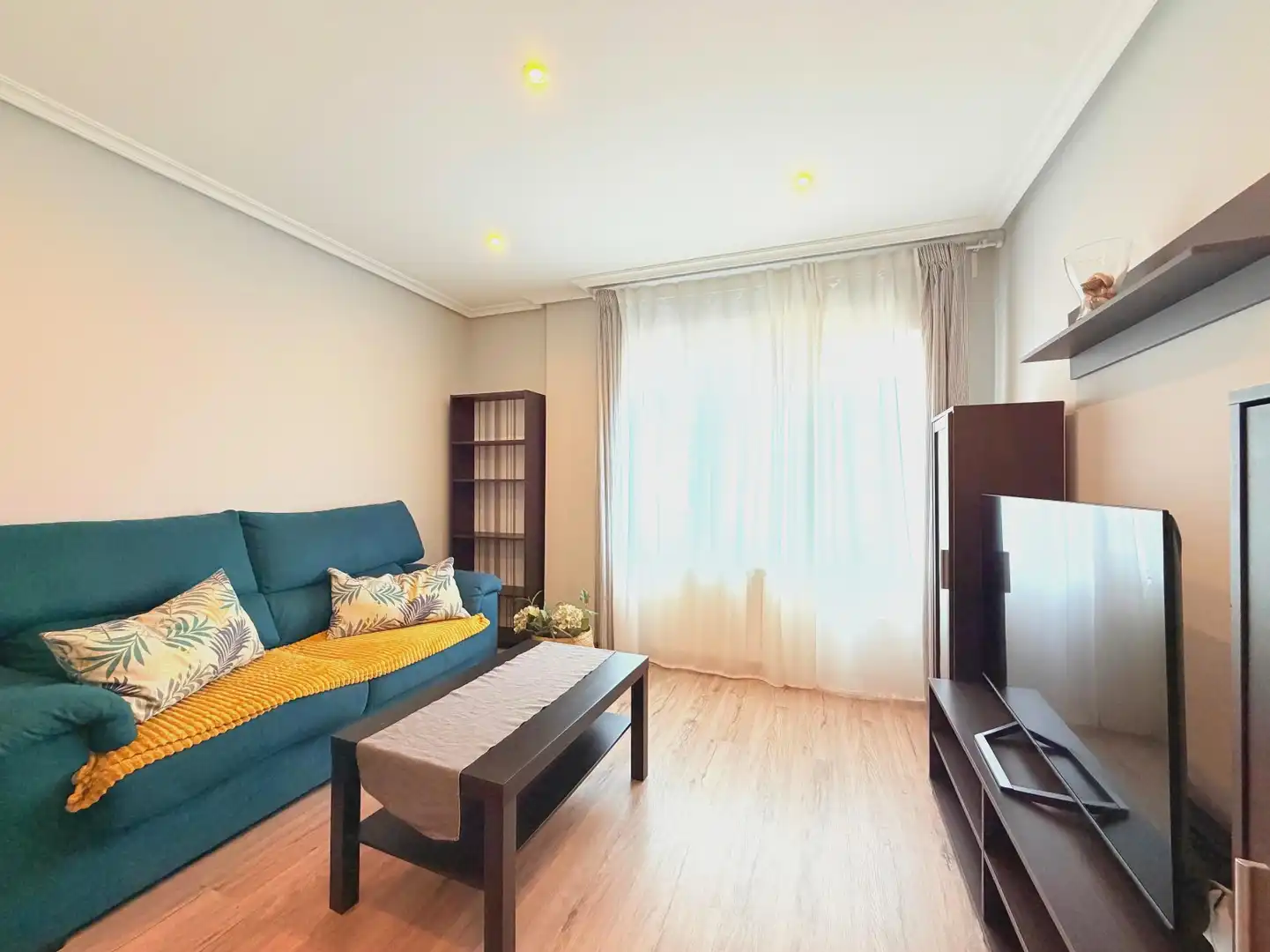 Sala de estar de Piso en venta en Gijón  con Calefacción y Amueblado