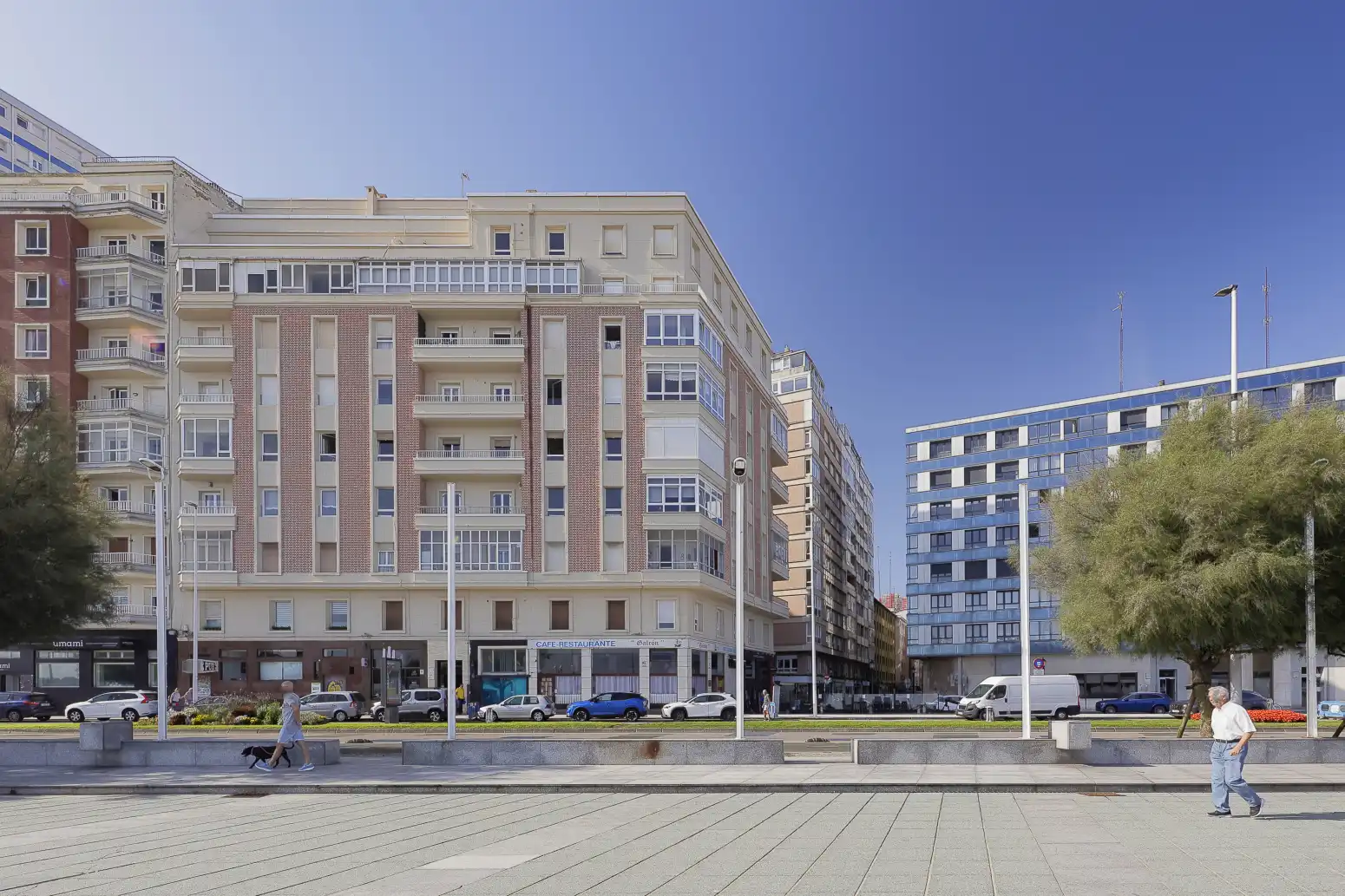 Vista exterior de Àtic en venda en Gijón  amb Calefacció, Parquet i Terrassa