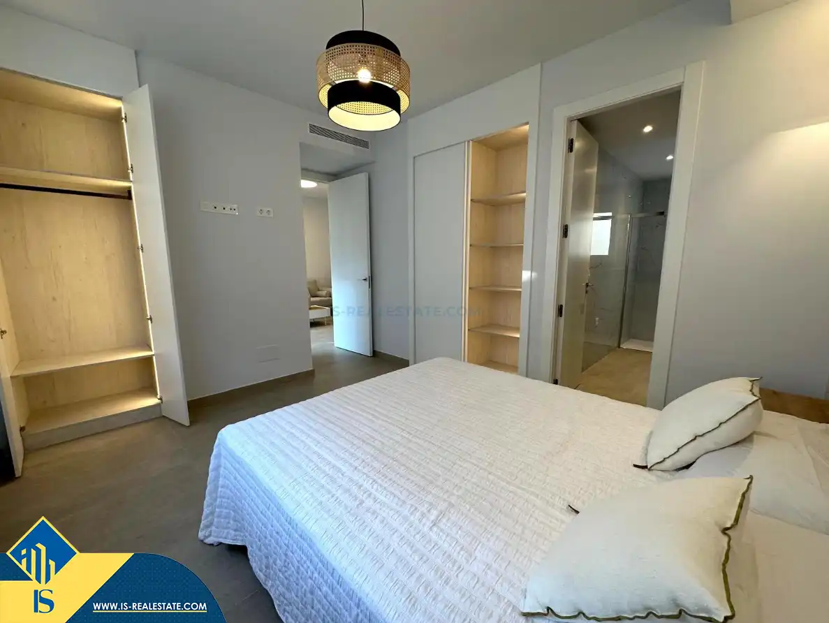 Apartment with pool for sale in Playa de los Locos, imagen 5