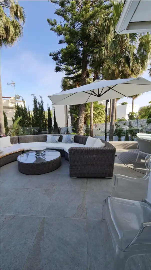 Terraza de Casa o chalet de alquiler en Estepona con Aire acondicionado, Jardín privado y Terraza