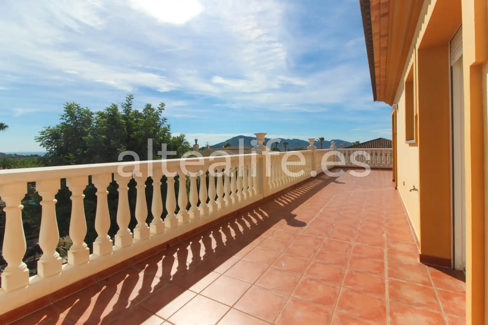 Außenansicht von Haus oder Chalet zum Verkauf in La Nucia mit Privatgarten, Terrasse und Abstellraum