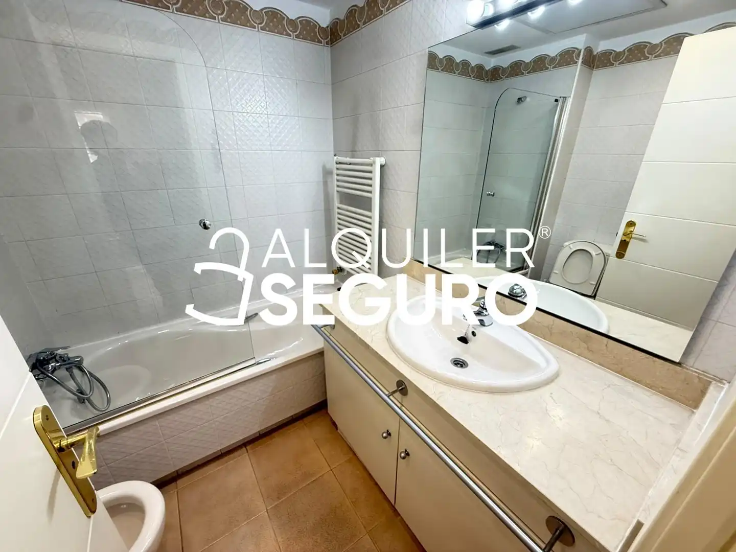 Baño de Piso de alquiler en Madrid con Aire acondicionado, Calefacción y Piscina