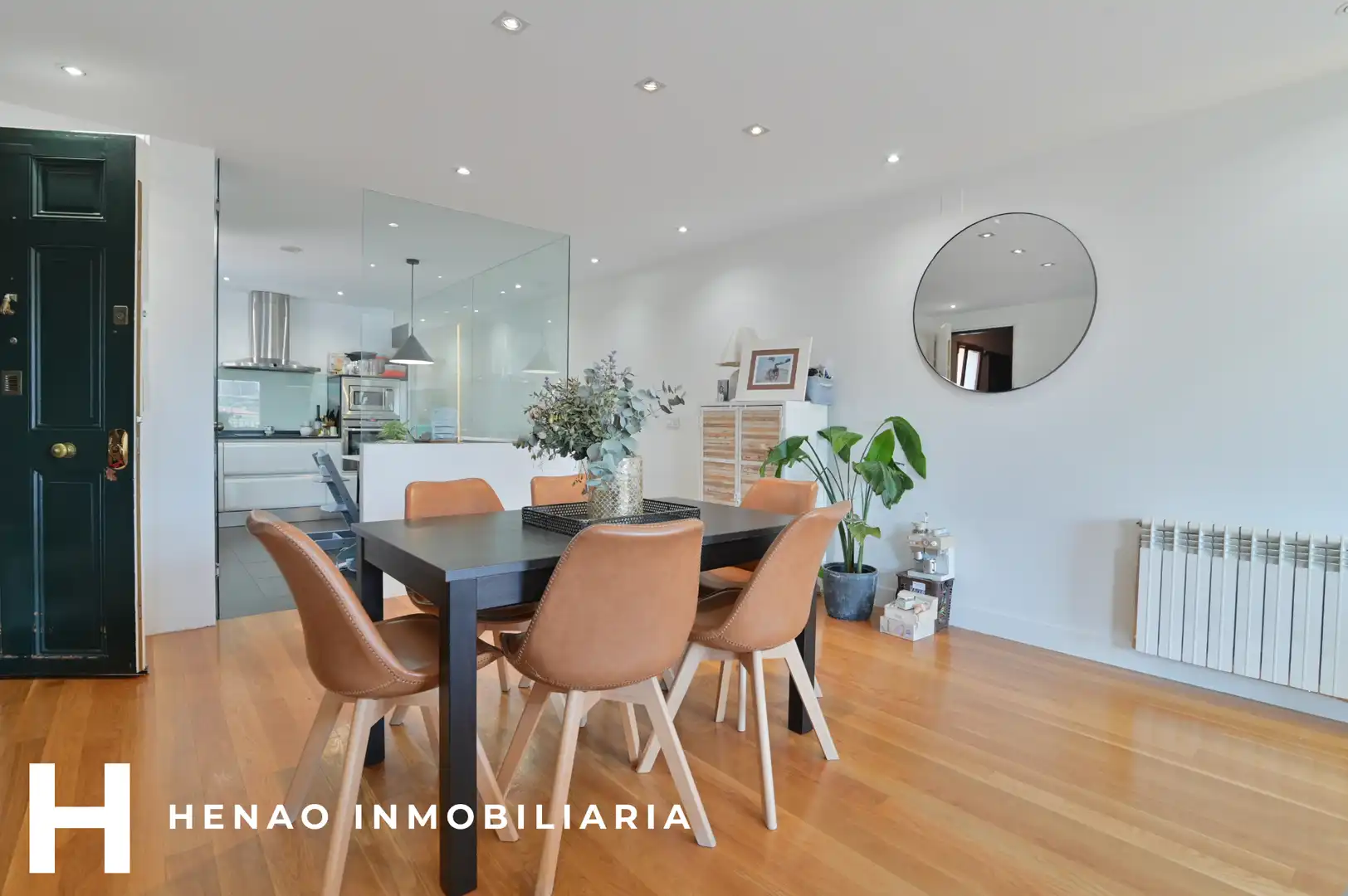 Dining room of Flat for sale in Bilbao   with Heating, Parquet flooring and Furnished
