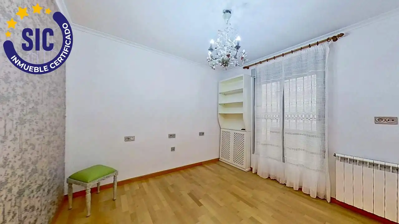 Schlafzimmer von Haus oder Chalet zur Miete in Chiva mit Heizung und Terrasse