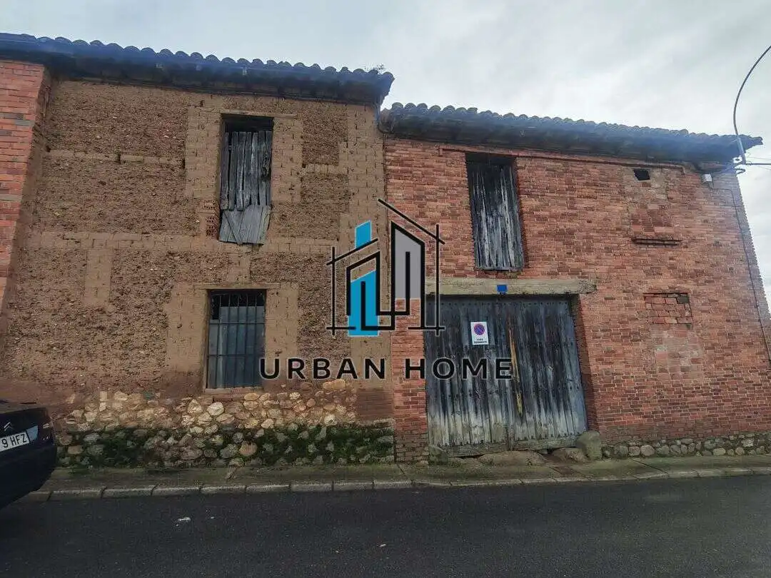 Residencial en venta en Calle Bernesga, Sariegos