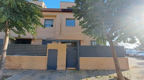 Foto 2 de Casa adosada en venta en C/ Hermanos Salao, Marismas del Polvorín, Huelva Capital