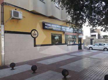Local comercial en venda a Calle Santo Cristo De La Paz