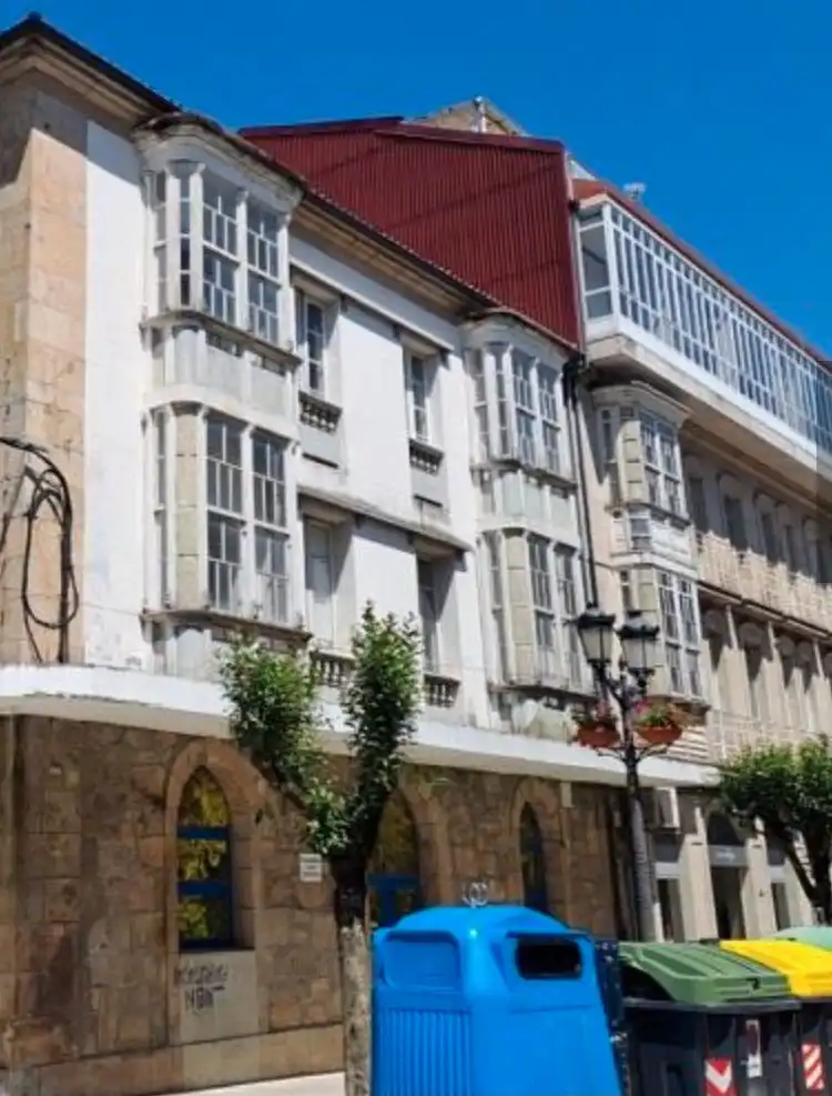 Außenansicht von Gebäude zum Verkauf in Lalín