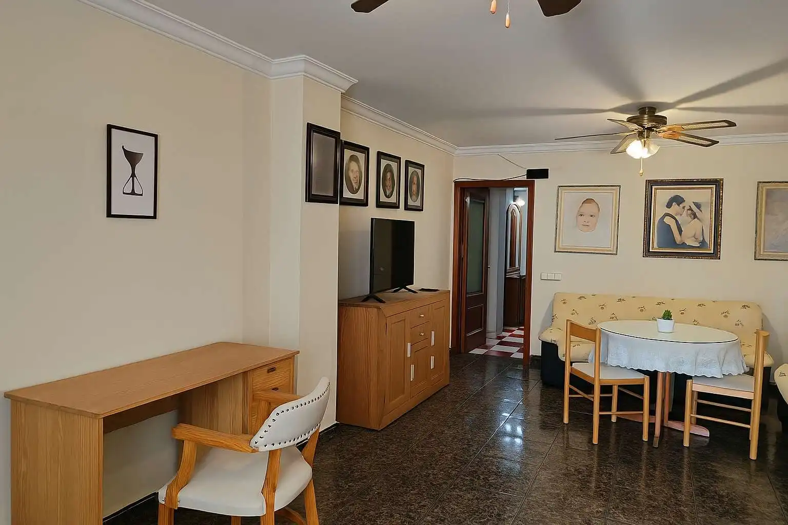 Sala d'estar de Casa o xalet en venda en Muro amb Terrassa i Balcó