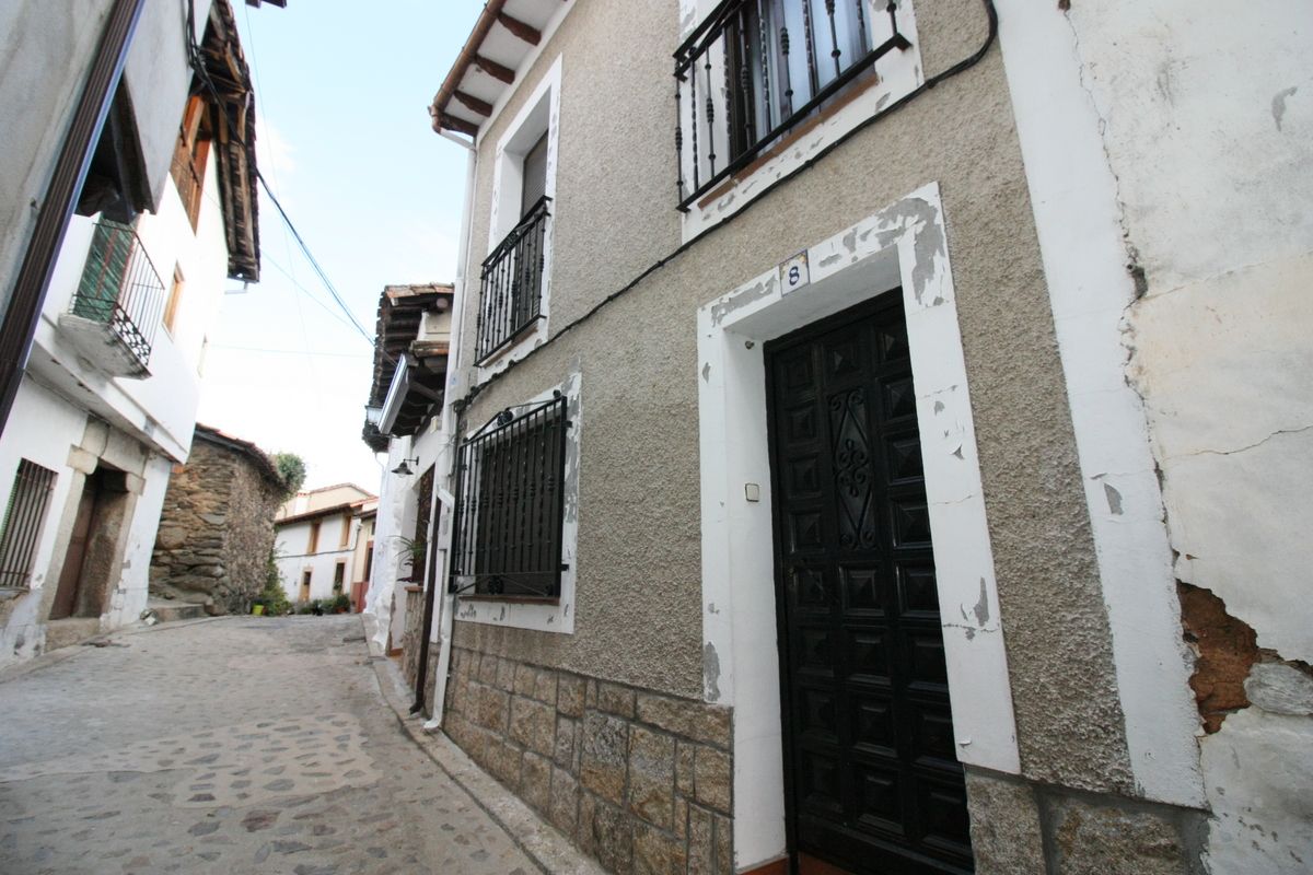 Vista exterior de Casa o xalet en venda en Guisando amb Calefacció
