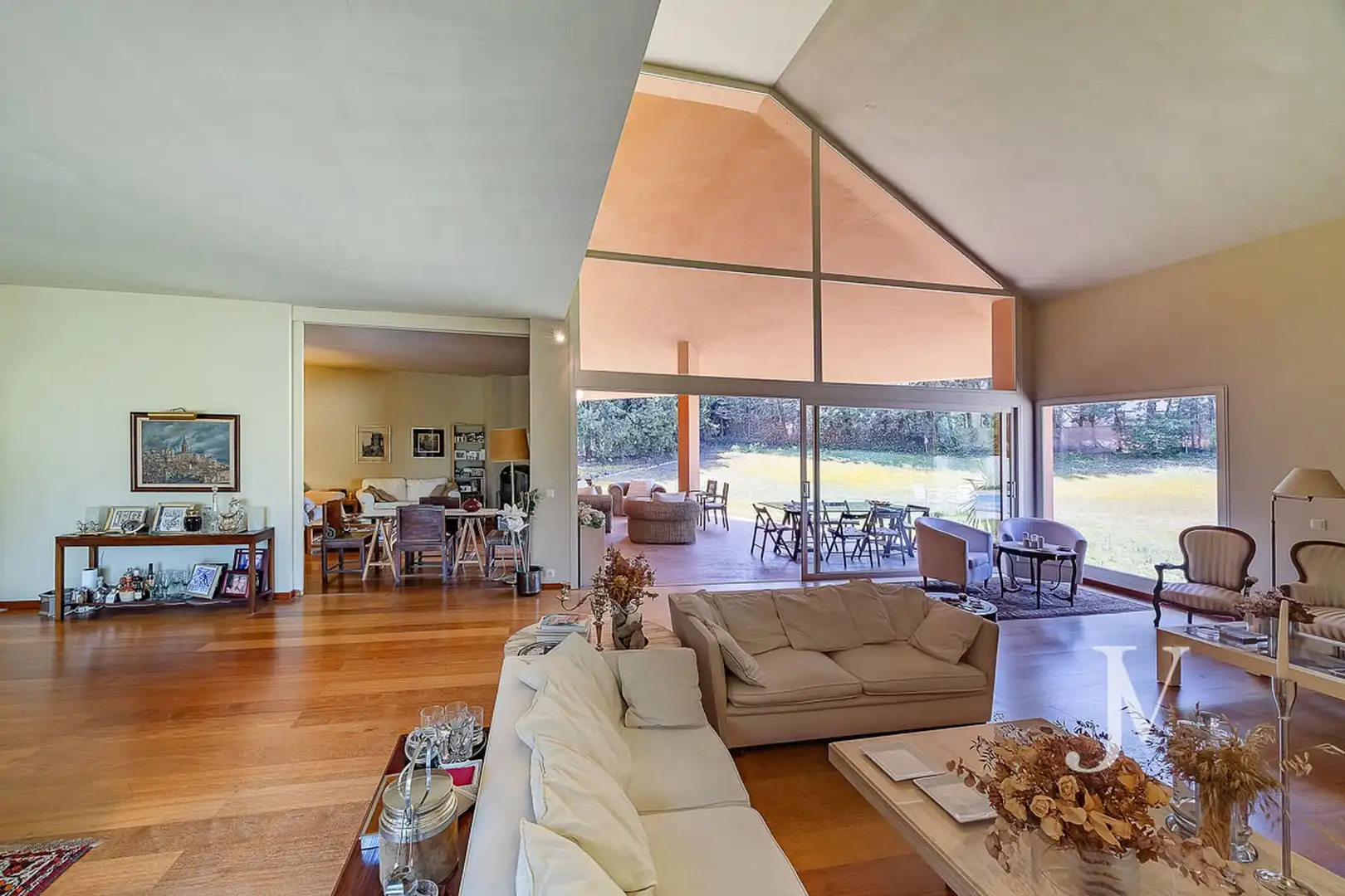 Sala d'estar de Casa o xalet en venda en Pozuelo de Alarcón amb Aire condicionat, Calefacció i Jardí privat