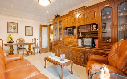 Sala d'estar de Pis en venda en  Barcelona Capital amb Calefacció i Balcó