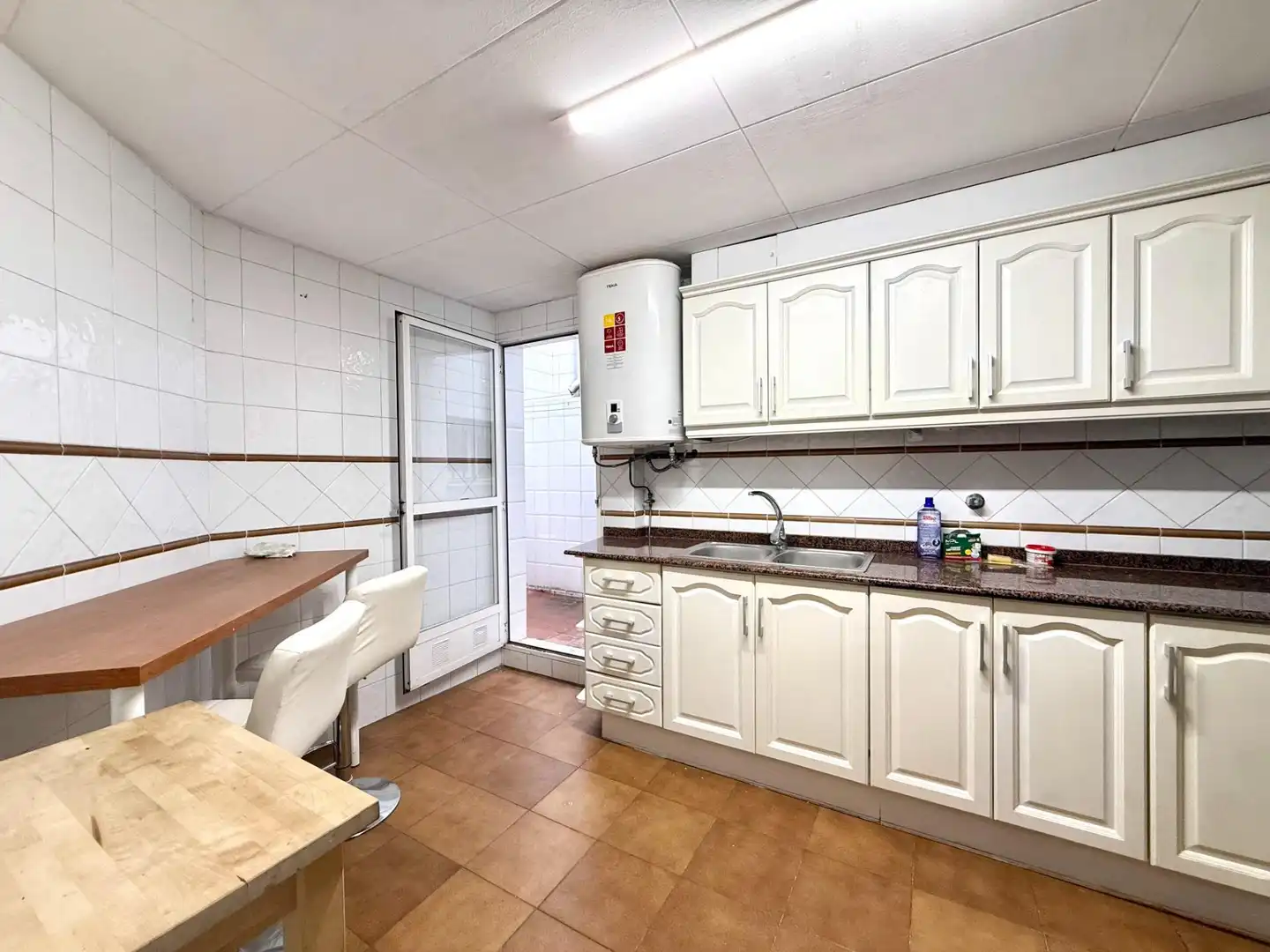 Kitchen of Flat for rent in Zona La Ermita