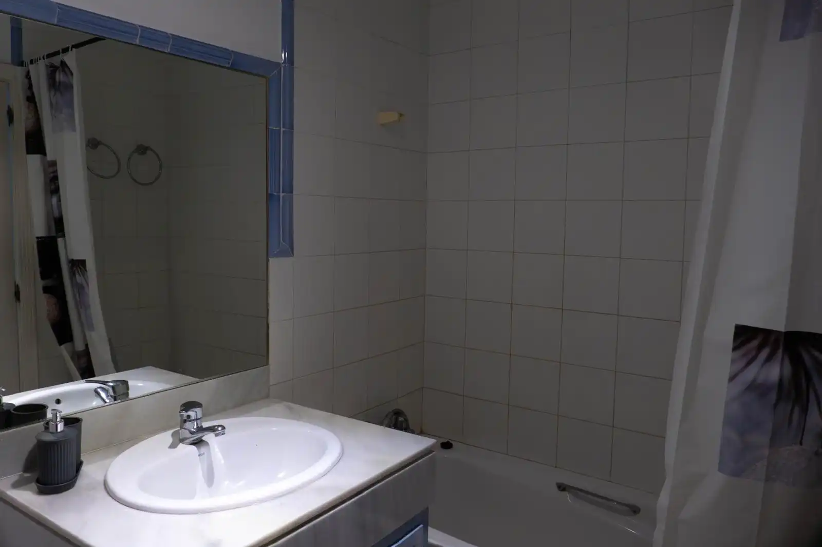 Bany de Apartament en venda en Estepona amb Jardí privat, Terrassa i Piscina comunitària