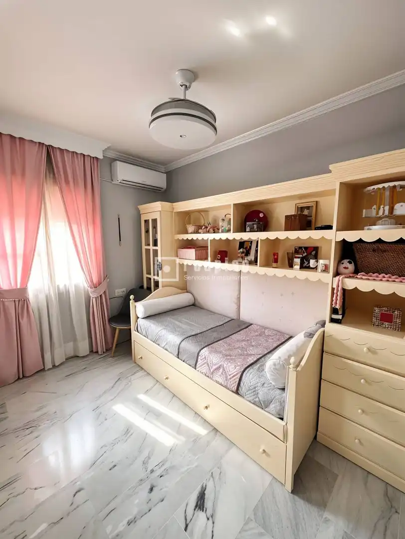 Habitación de Casa o chalet en venta en Mairena del Aljarafe con Aire acondicionado, Terraza y Trastero
