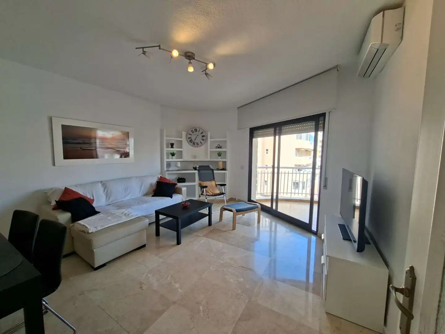 Living room of Flat for rent in Fuengirola  with Air Conditioner, Terrace and Swimming Pool